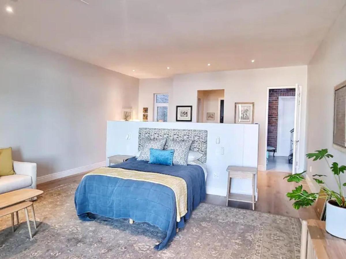 The Dragon Tree Guesthouse คาล์คเบย์ ภายนอก รูปภาพ