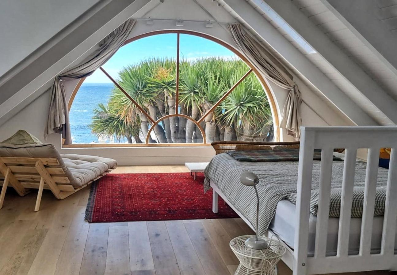 The Dragon Tree Guesthouse คาล์คเบย์ ภายนอก รูปภาพ