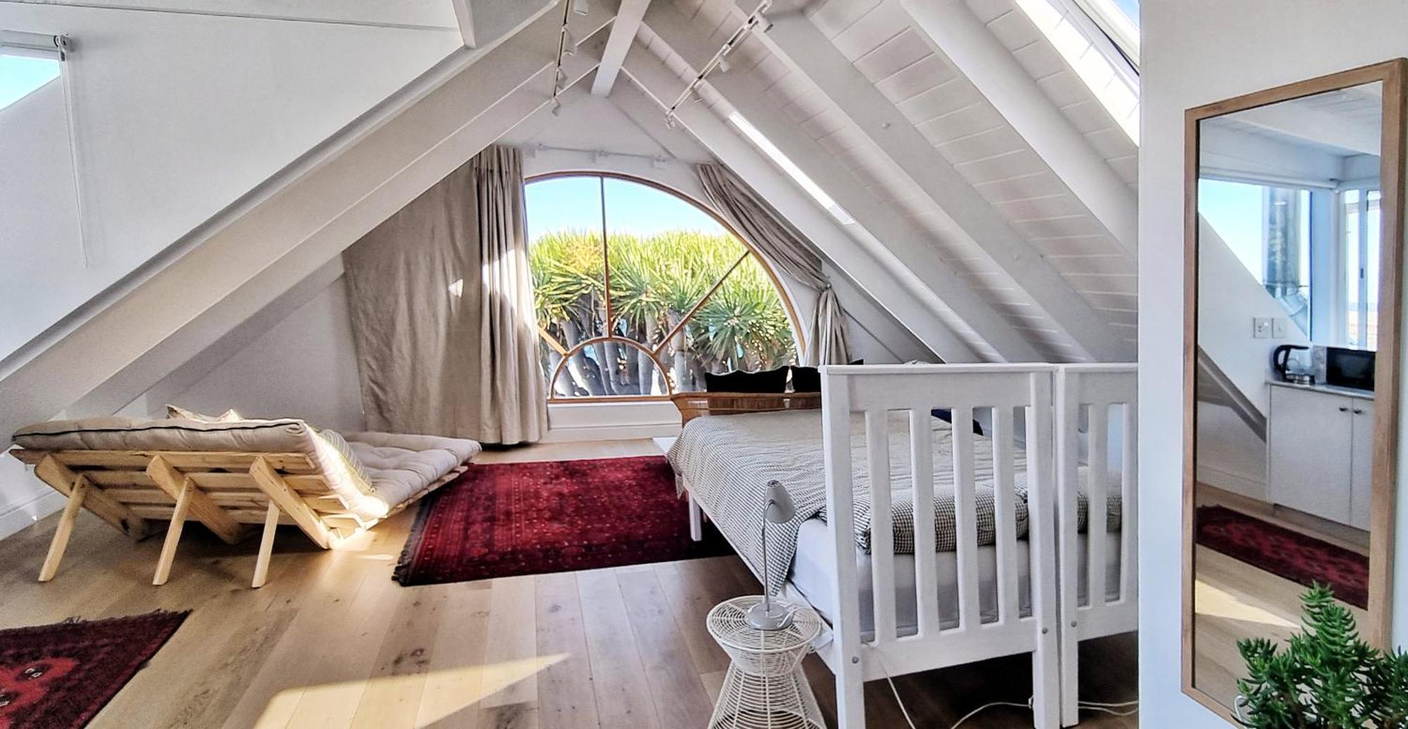 The Dragon Tree Guesthouse คาล์คเบย์ ภายนอก รูปภาพ